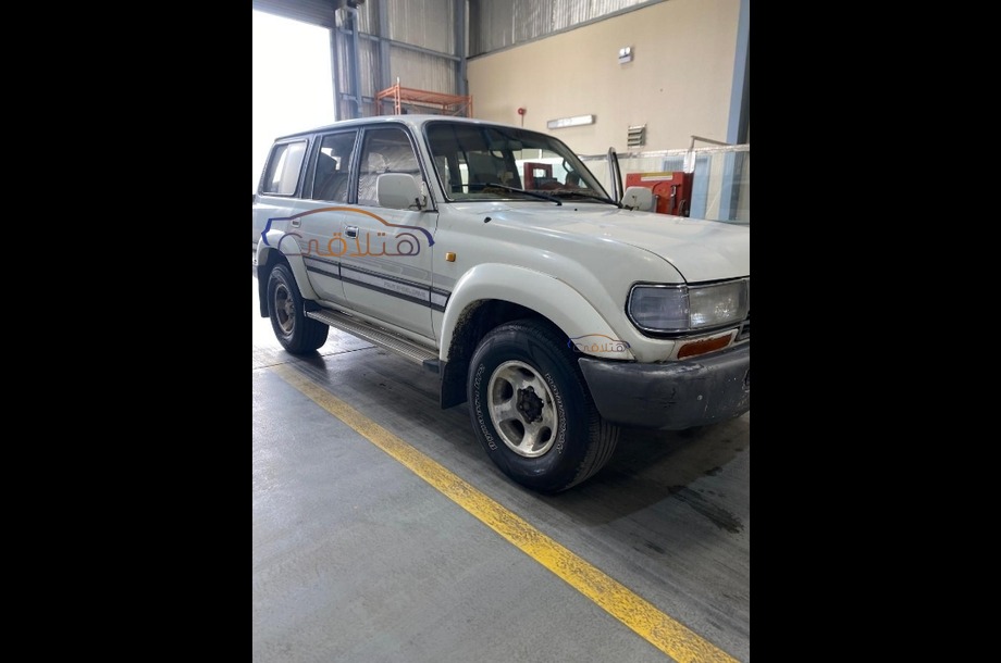 Land Cruiser Toyota White