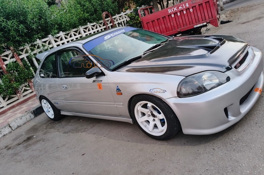 Civic Honda فضي