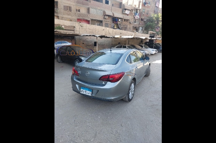 Astra Opel فضي