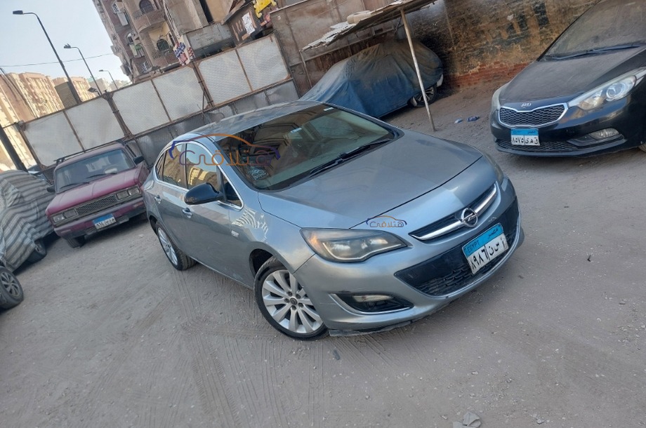 Astra Opel فضي