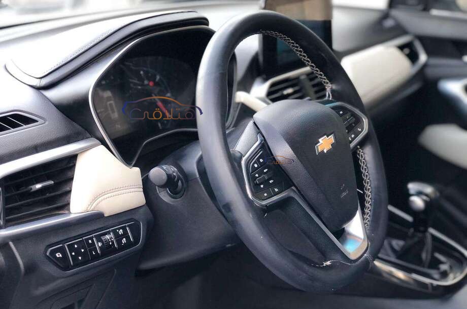 Captiva Chevrolet White