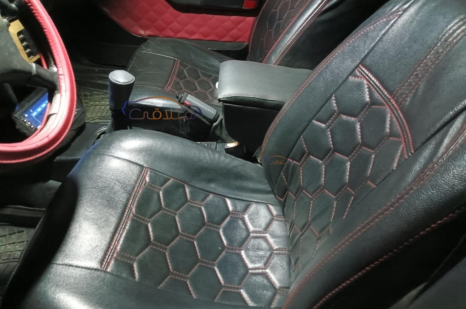 Dedra Lancia احمر