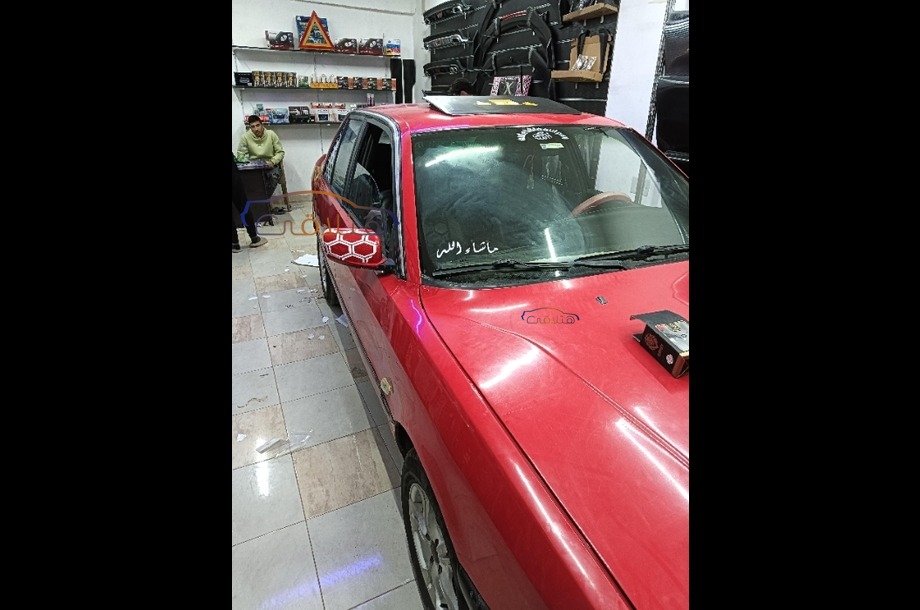 Dedra Lancia احمر