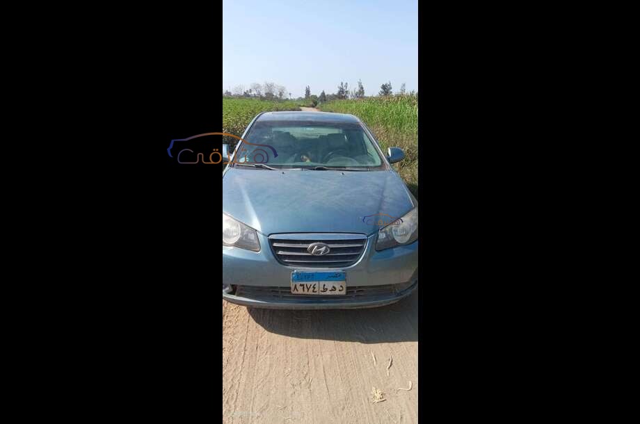 Elantra Hyundai أزرق