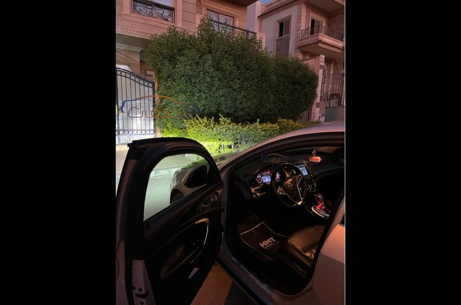 Insignia Opel فضي