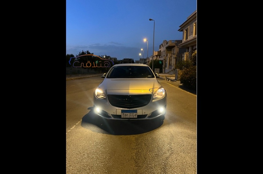 Insignia Opel فضي