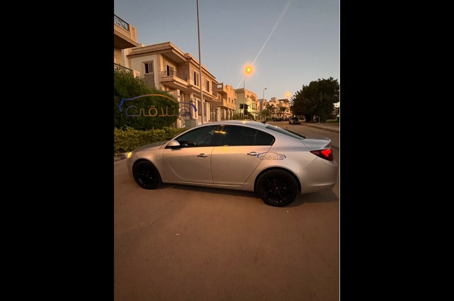 Insignia Opel فضي