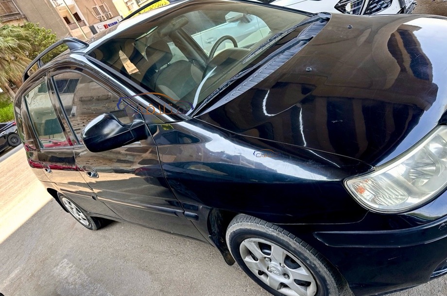 Matrix Hyundai أسود