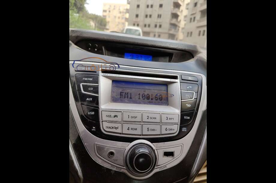 Elantra MD Hyundai أسود