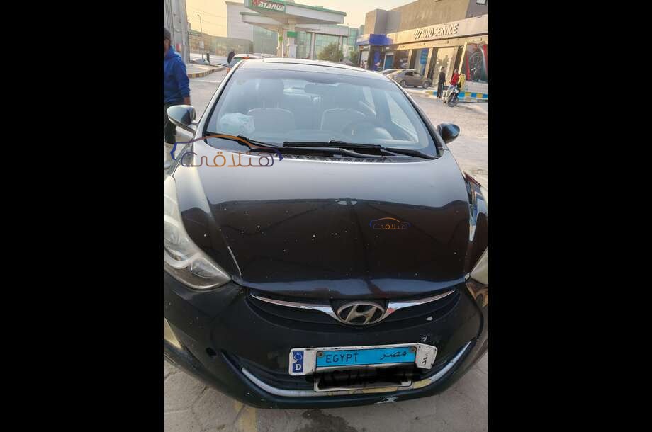 Elantra MD Hyundai أسود