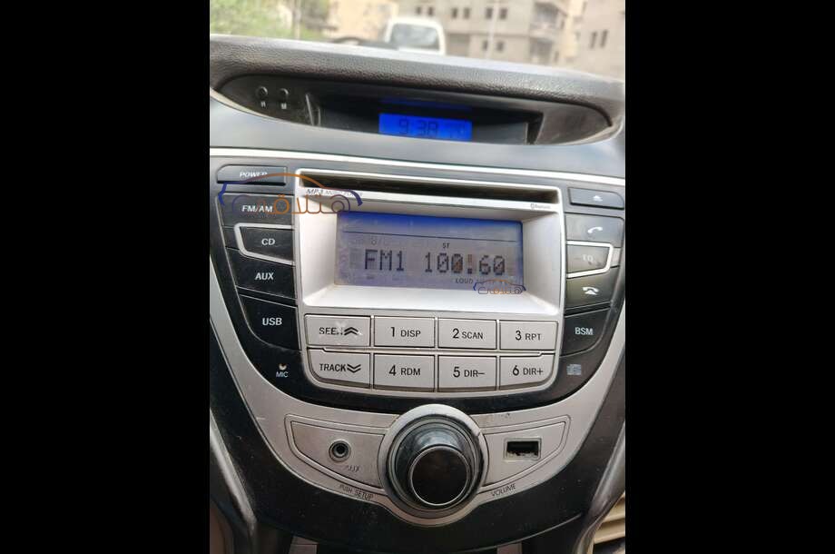 Elantra MD Hyundai أسود