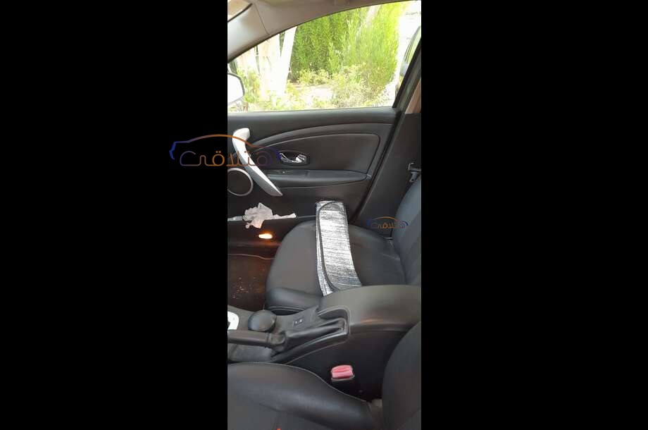 Fluence Renault رمادي