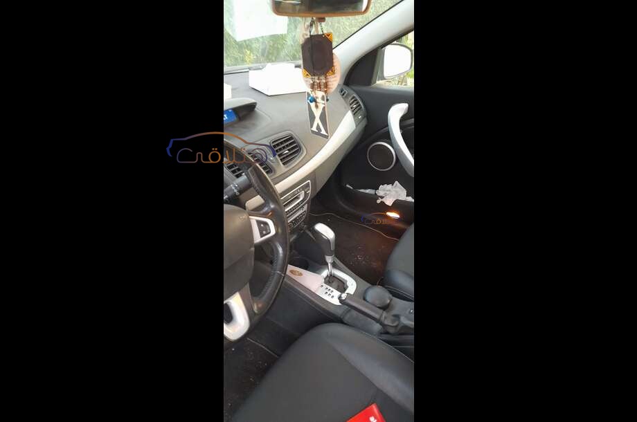Fluence Renault رمادي