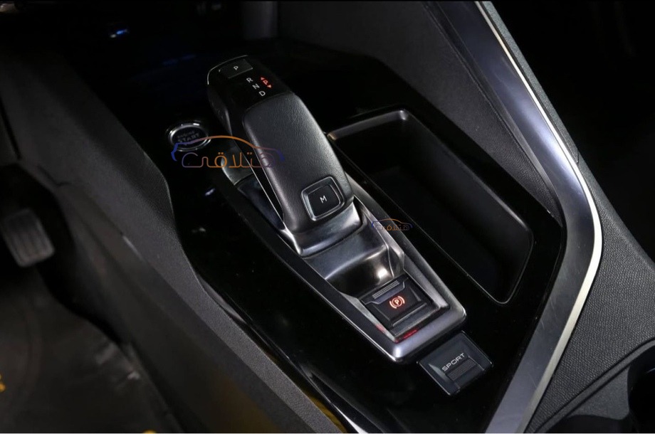 5008 Peugeot أبيض