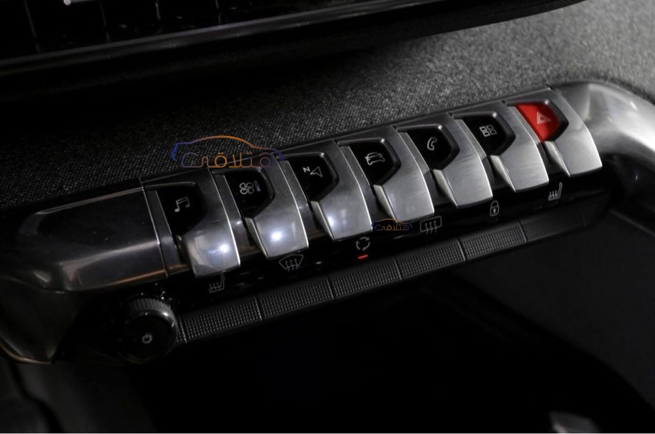 5008 Peugeot أبيض