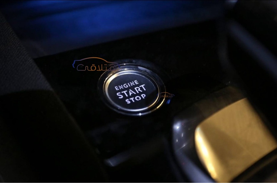 5008 Peugeot أبيض