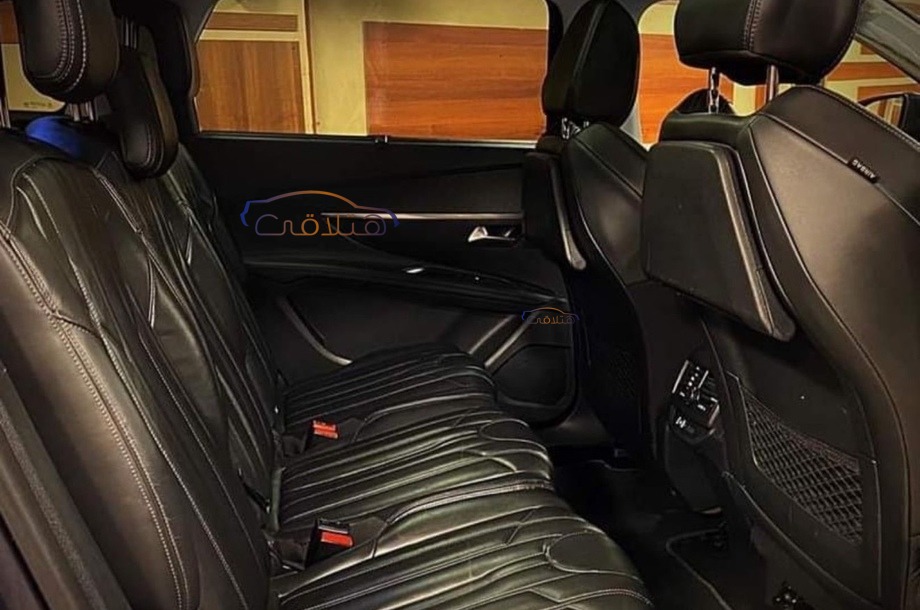 5008 Peugeot أبيض