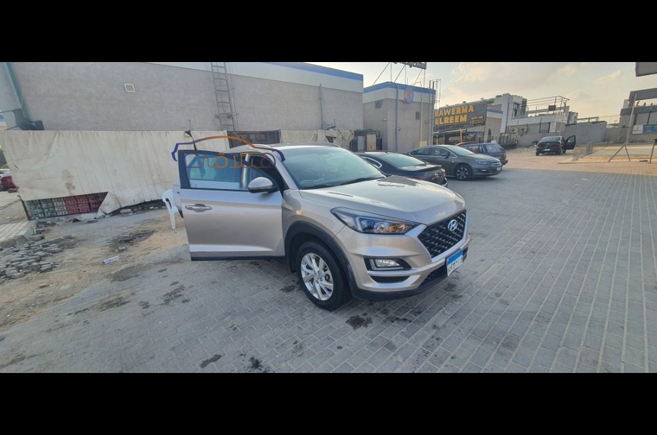Tucson GDI Hyundai فضي