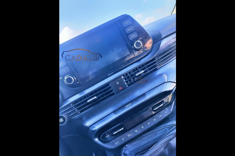 Bayon Hyundai فضي