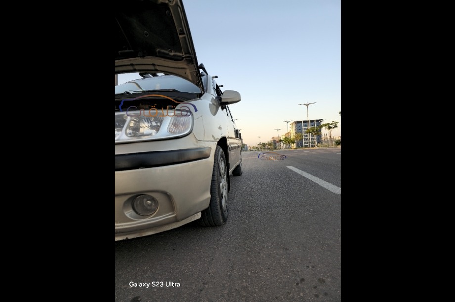 Matrix Hyundai ذهبي