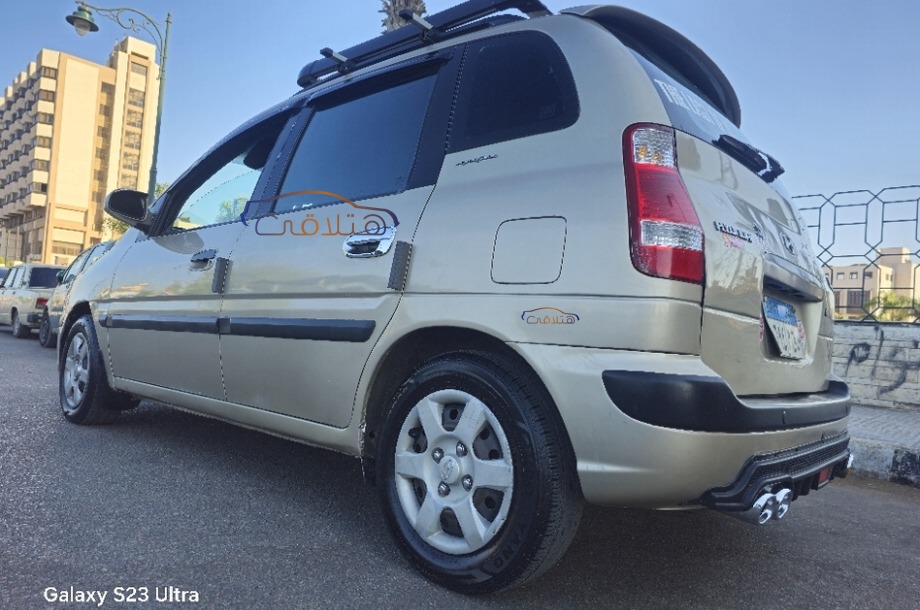 Matrix Hyundai ذهبي