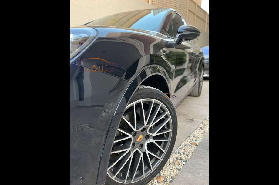 Cayenne Porsche Black