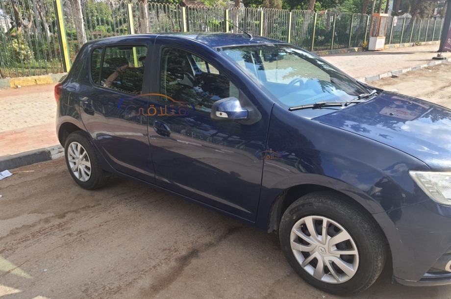 Sandero Renault Dark blue