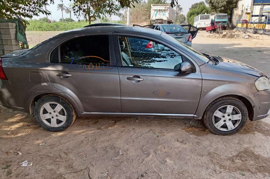 Aveo Chevrolet Gray