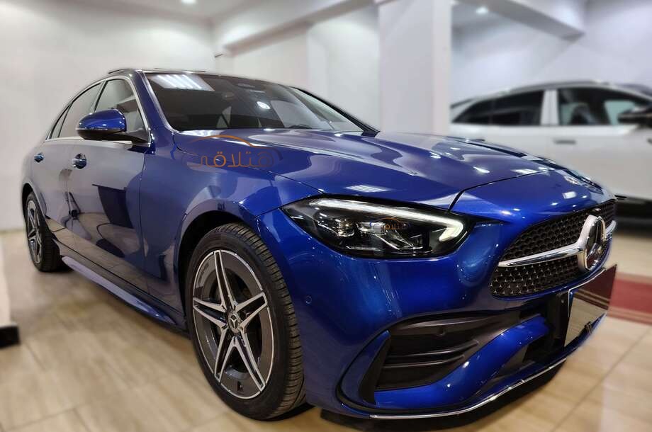 C 180 Mercedes أزرق