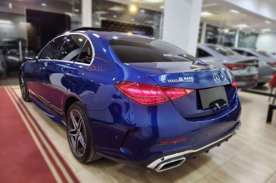 C 180 Mercedes أزرق