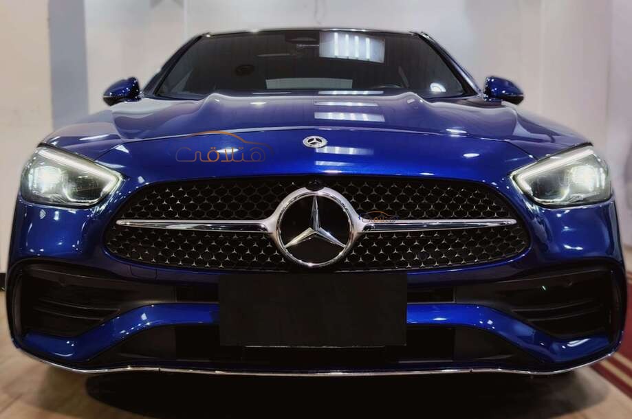 C 180 Mercedes أزرق