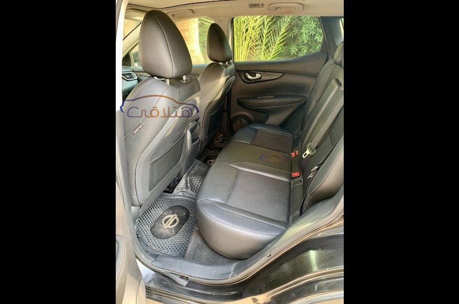 Qashqai Nissan أسود