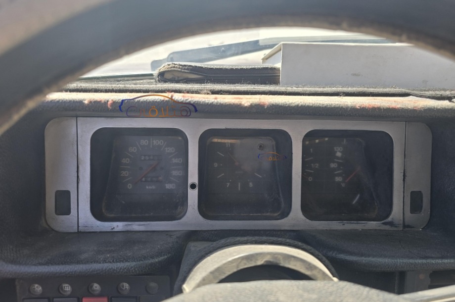 Shahin Fiat احمر غامق