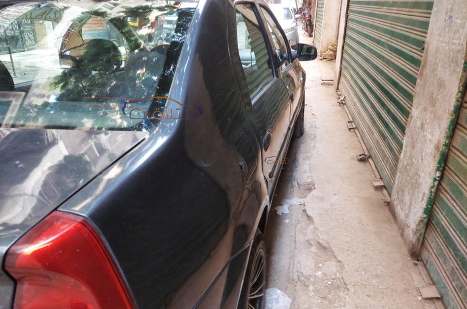 Logan Renault الأزرق الداكن