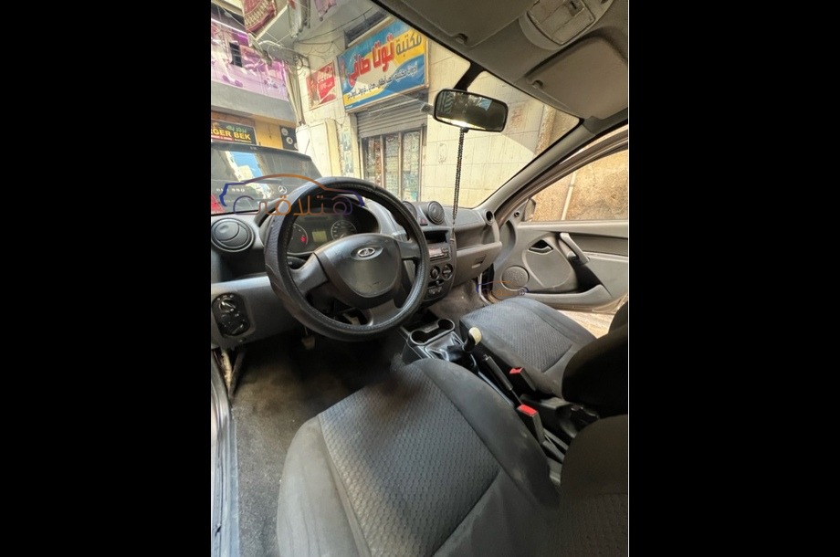 Granta Lada برونزي