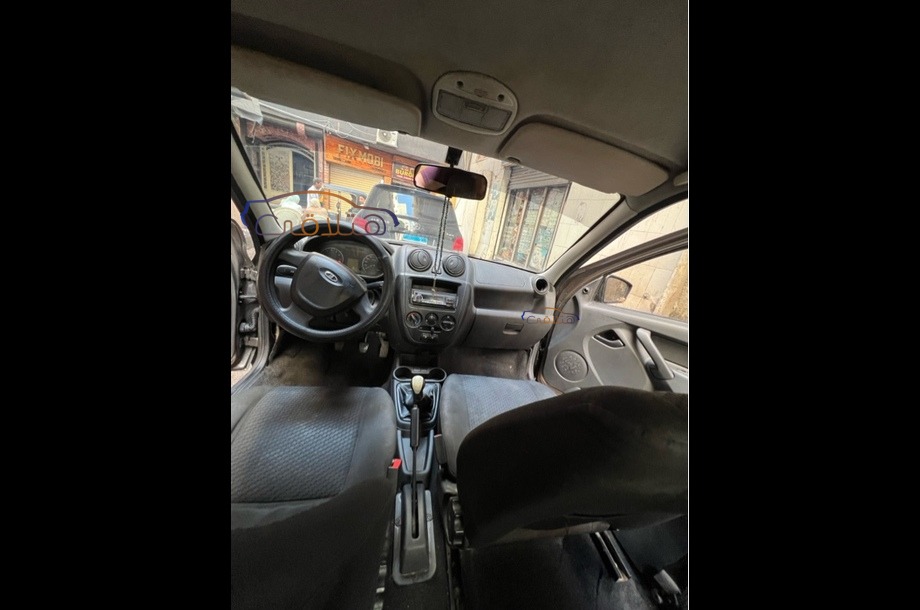 Granta Lada برونزي