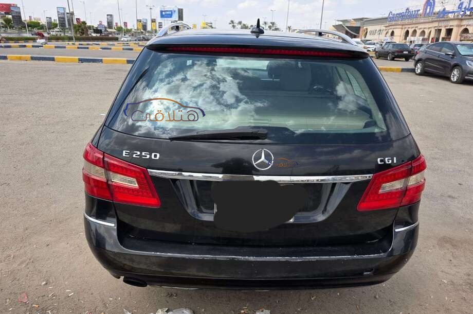 250 Mercedes أسود