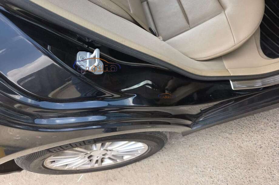 250 Mercedes أسود