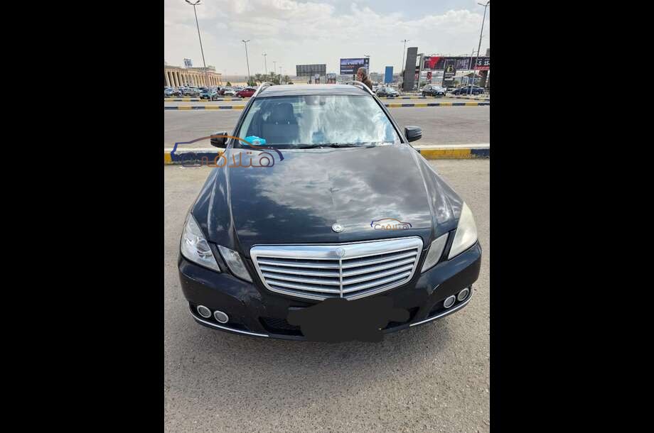 250 Mercedes أسود