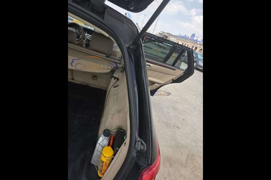 250 Mercedes أسود