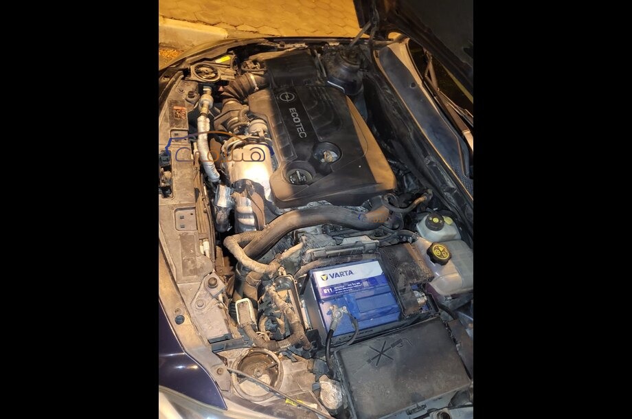 Insignia Opel أزرق