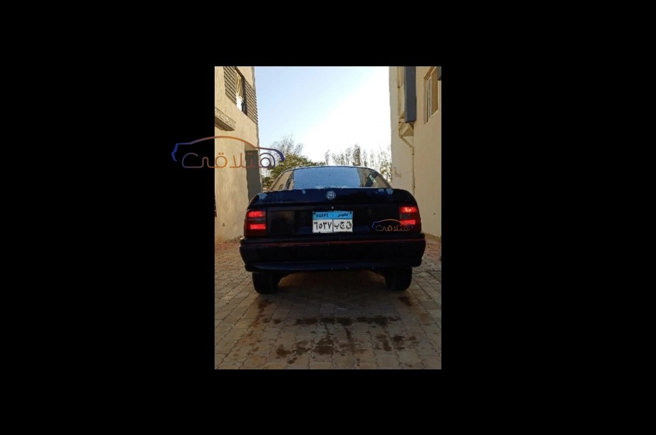Vectra Opel أسود