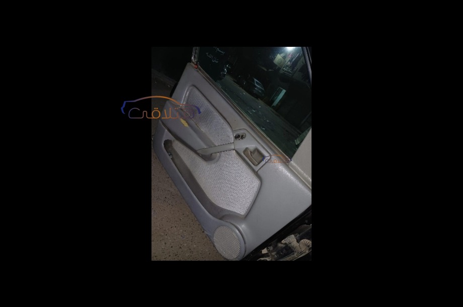 Vectra Opel أسود