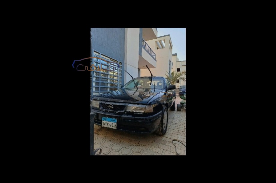 Vectra Opel أسود