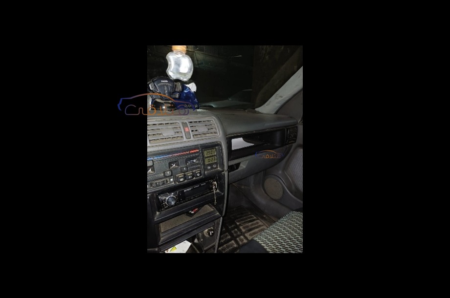 Vectra Opel أسود