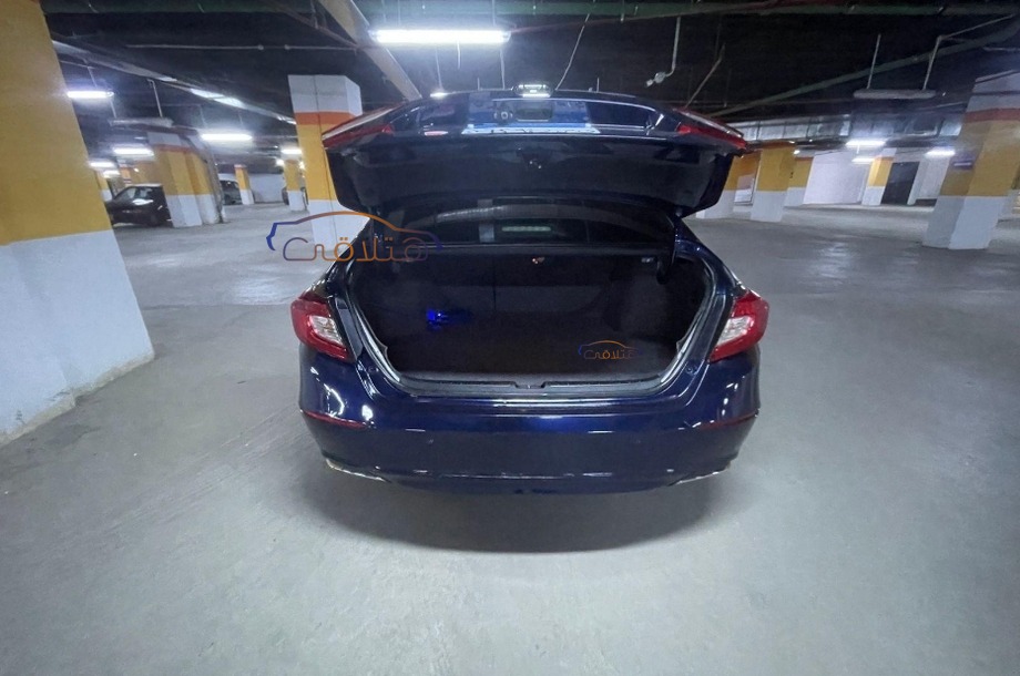 Accord Honda الأزرق الداكن