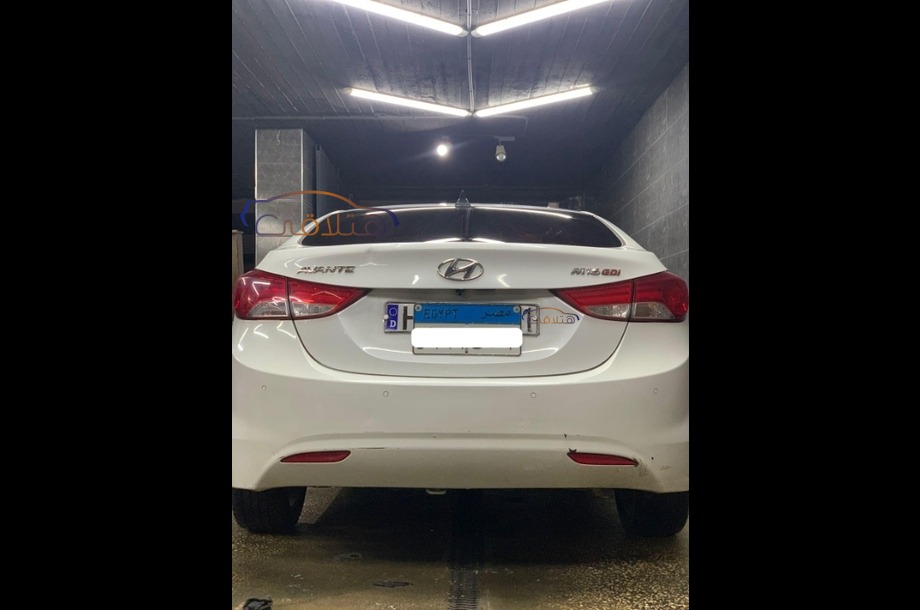 Avante Hyundai White