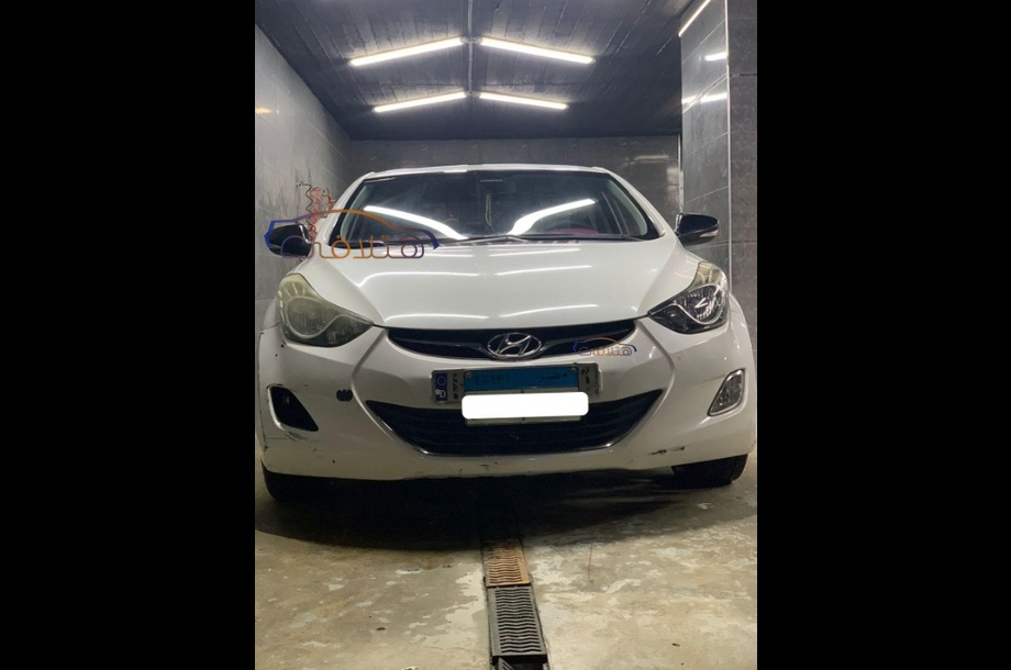 Avante Hyundai White