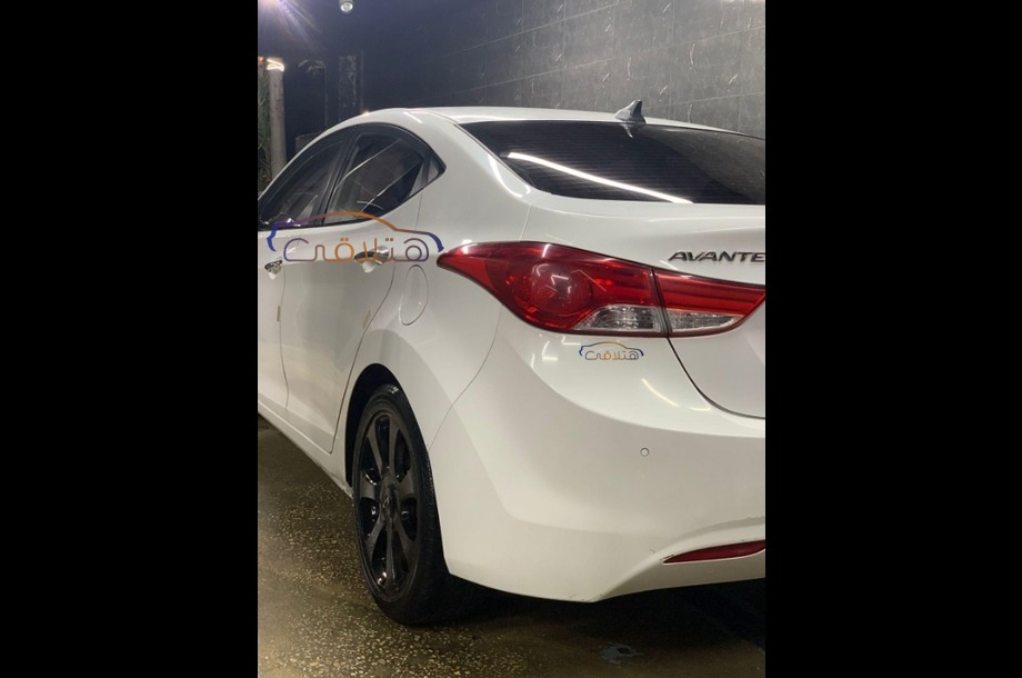 Avante Hyundai White