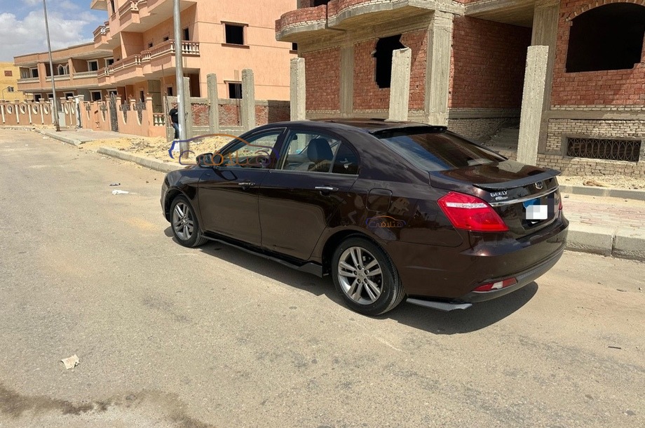 Imperial Geely بني